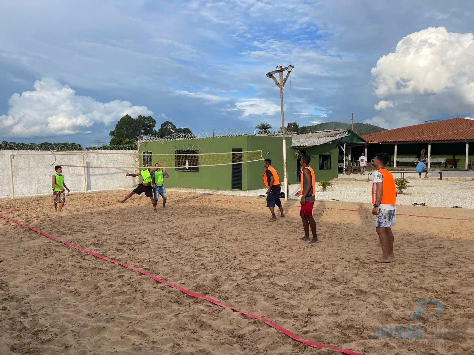 TRATAMENTO PARA DEPENDÊNCIA QUÍMICA E ALCOÓLICA